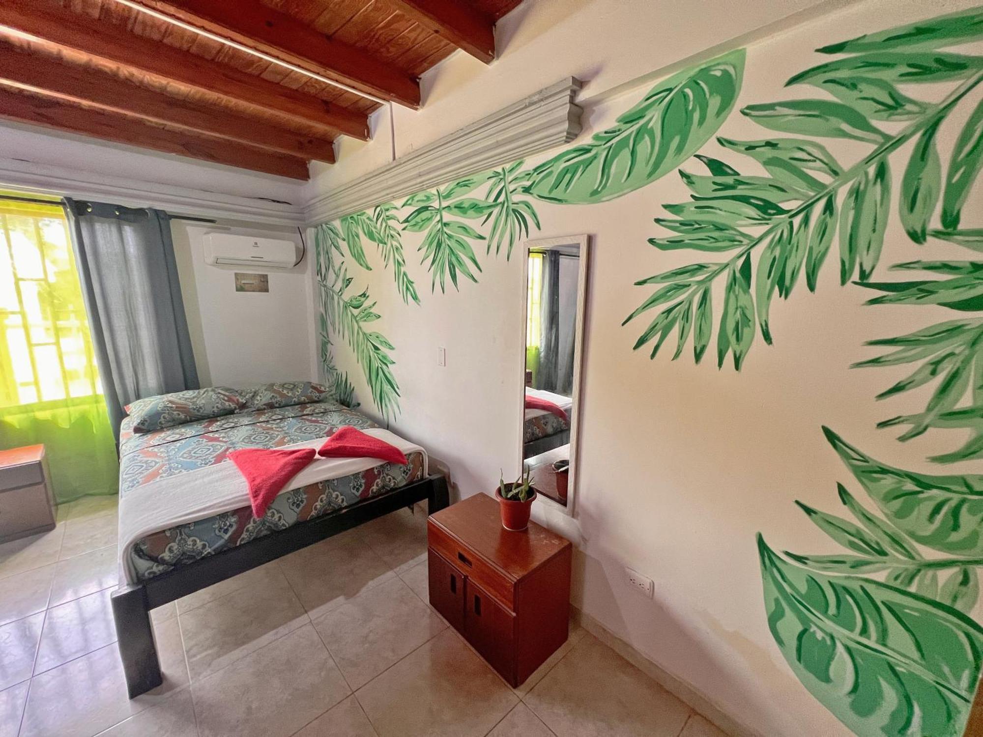 Hostal Mom Mariela San Andrés Exterior photo